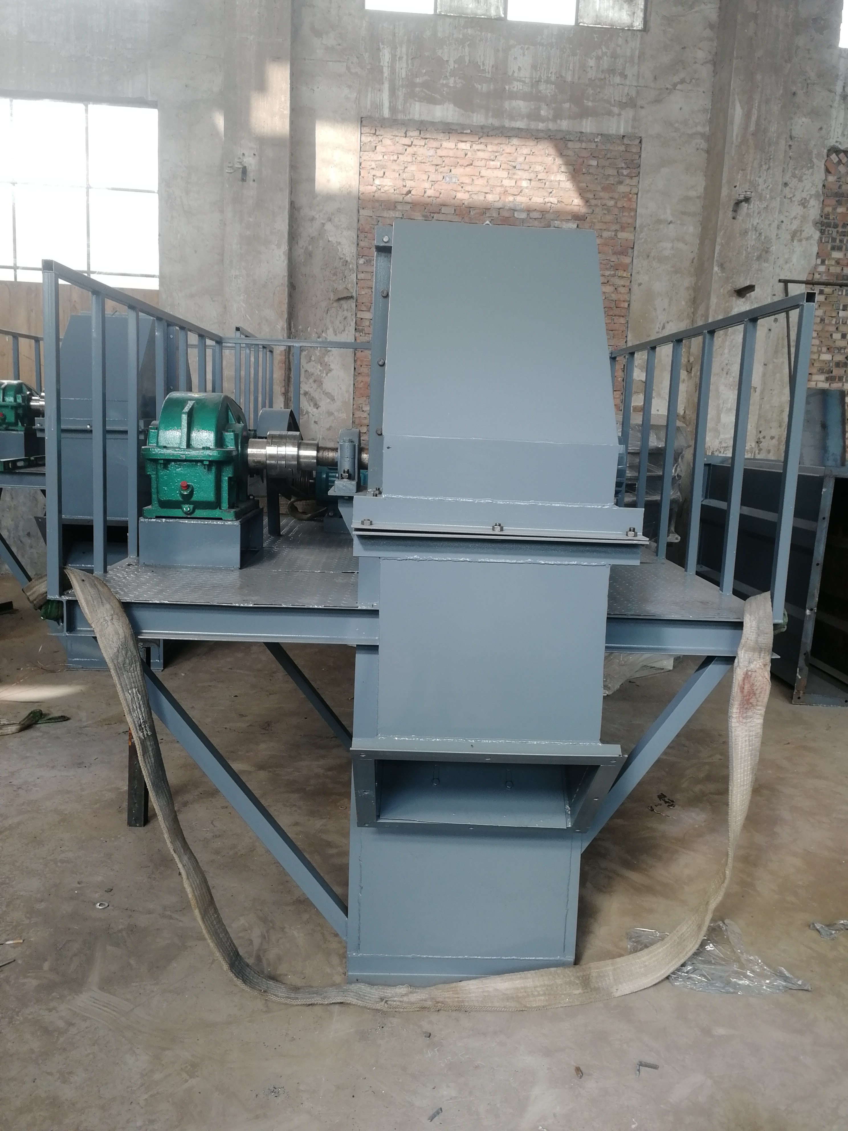 斗式提升機工作原理及發(fā)展？ (斗式提升機結(jié)構(gòu)圖)